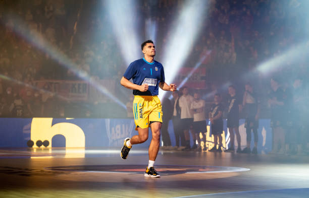 她的成功激 她的成功激