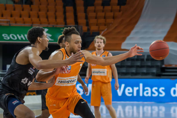 开局低迷的 开局低迷的