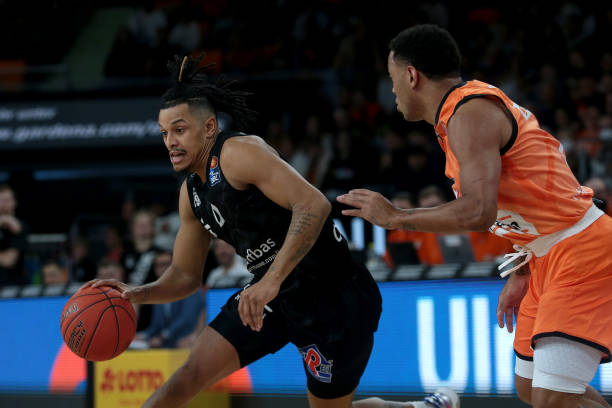 边锋一直是 边锋一直是