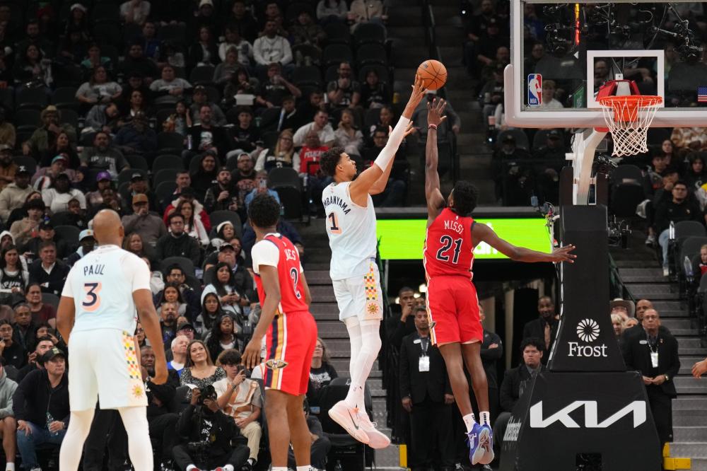 球迷们的目 球迷们的目