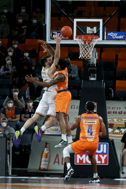 予运动员及 予运动员及